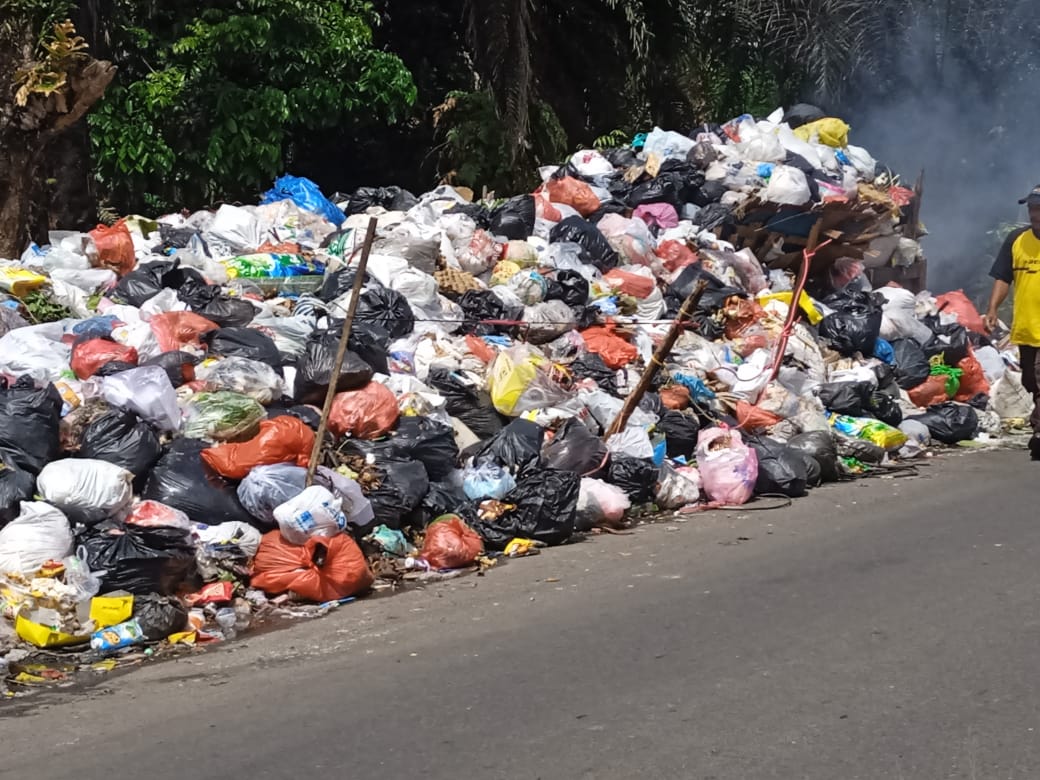 Tumpukan Sampah Menggunung Hiasi Kota Bengkulu, Begini Penjelasannya