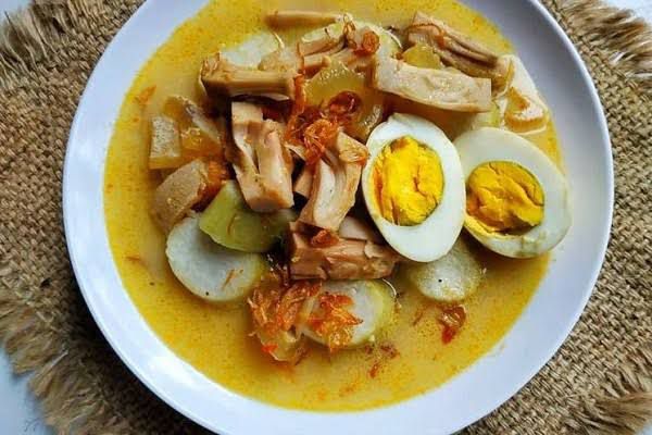 Ini Resep Lontong Sayur yang Enak dan Mudah Dibuat untuk Hari Raya Lebaran 2024, Intip Cara Membuatnya