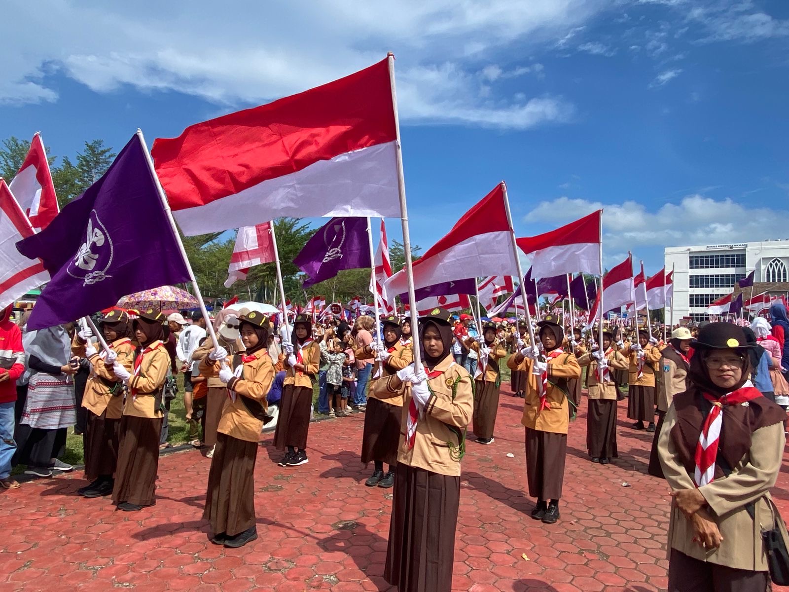 Pawai Tunas Kelapa Warnai Peringatan Hari Pramuka ke-64 di Bengkulu Selatan 