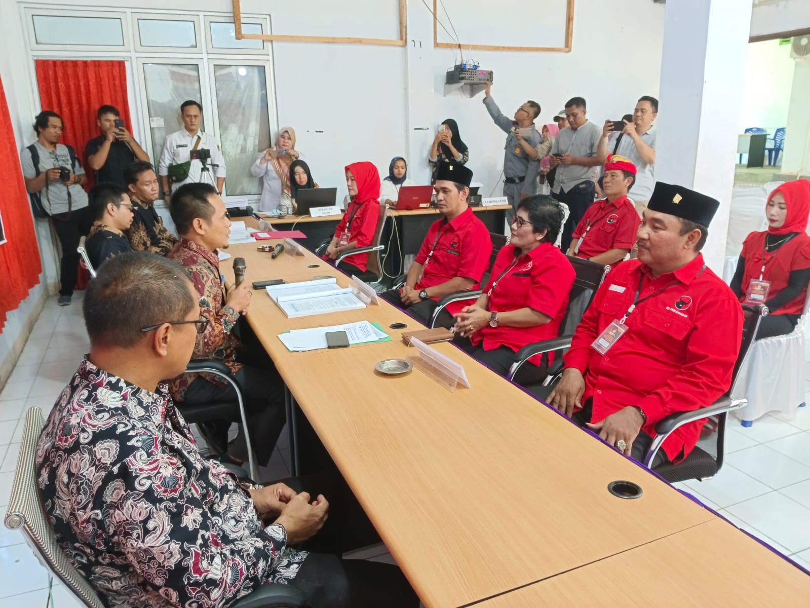 Datangi KPU Bengkulu Utara, PDIP Daftarkan 30 Bacaleg