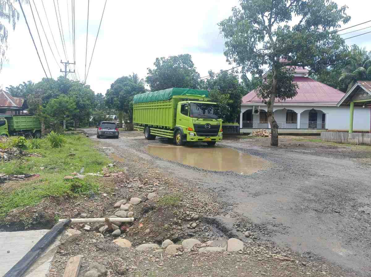 Perbaikan Jalan Tugu Polwan–Argamakmur, Pemprov Bengkulu Alokasikan Rp30 Miliar dari APBD