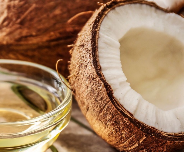 Cek 7 Manfaat Minyak Kelapa bagi Kesehatan, Bisa Bantu Melembapkan Kulit 