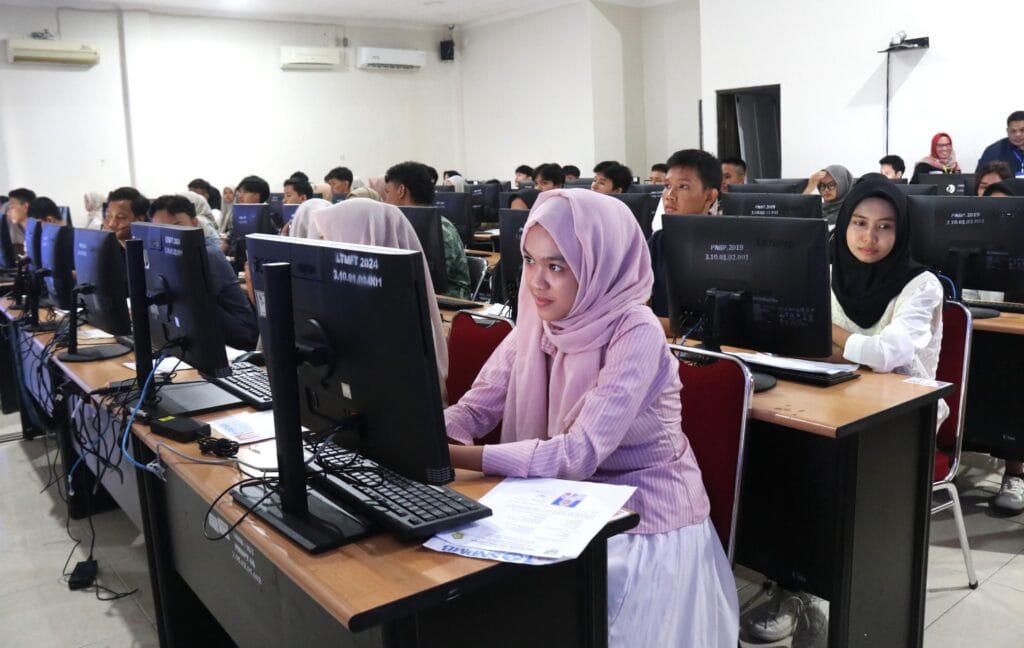 UTBK-SNBT 2025 di Unib: Pelaksanaan Tertib, 24 Peserta Tak Hadir di Hari Pertama