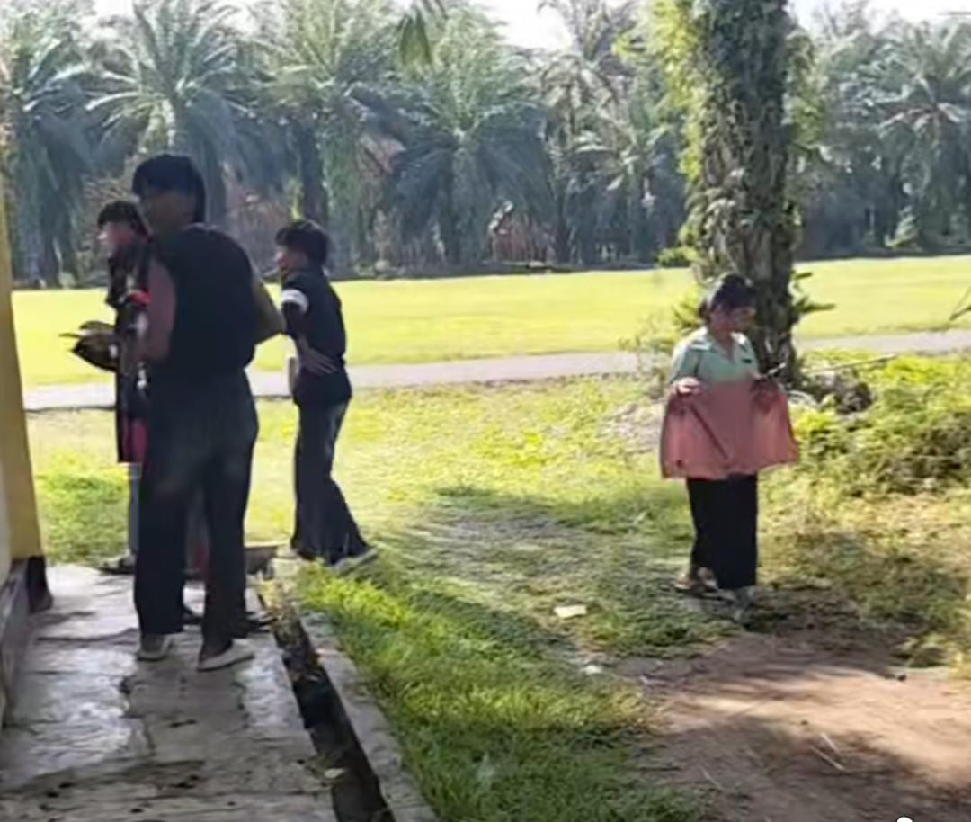 Viral! Sekelompok Remaja Digerebek Warga di SDN 119 Seluma, Diduga Pesta Miras dan Mesum