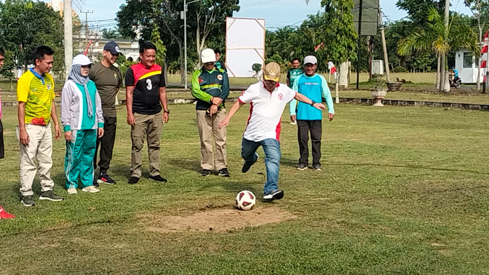 Tendang Bola, Sapuan Buka Pertandingan Futsal Bupati Cup