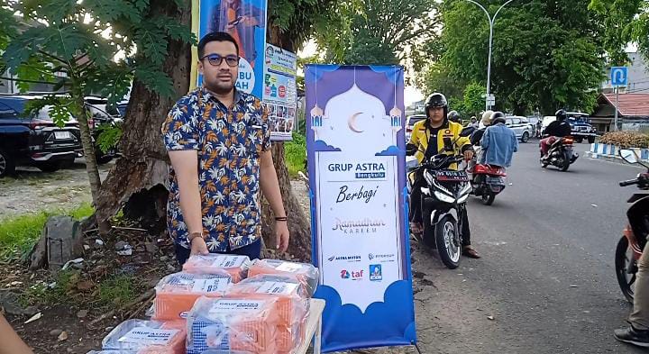 Grup Astra Bengkulu Peduli dan Berbagi Takjil di Bulan Ramadan