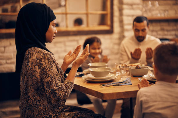 Jangan Kalap, Jenis Makanan Ini Sebaiknya Jangan Dikonsumsi Saat Berbuka Puasa