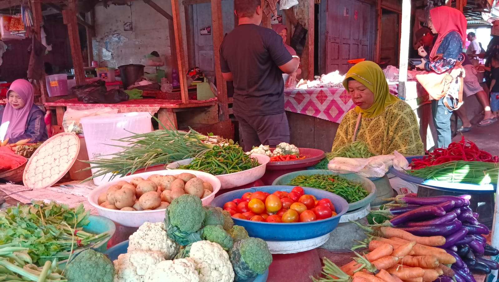 Harga Sayuran Meroket Jelang Nataru, Cabai Tembus Rp100 Ribu per Kg