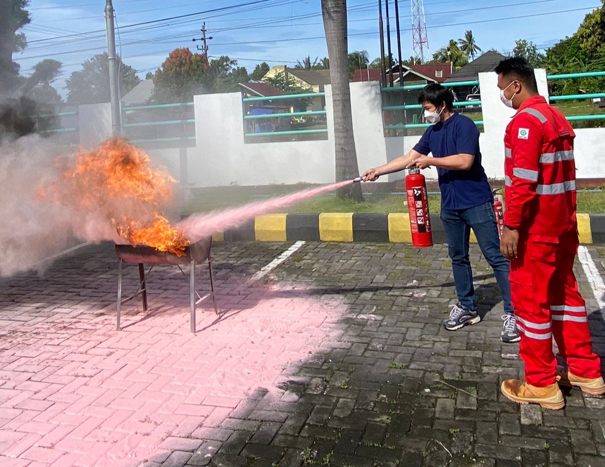 Antisipasi Kebakaran, Karyawan Astra Motor Bengkulu Diberi Pelatihan 