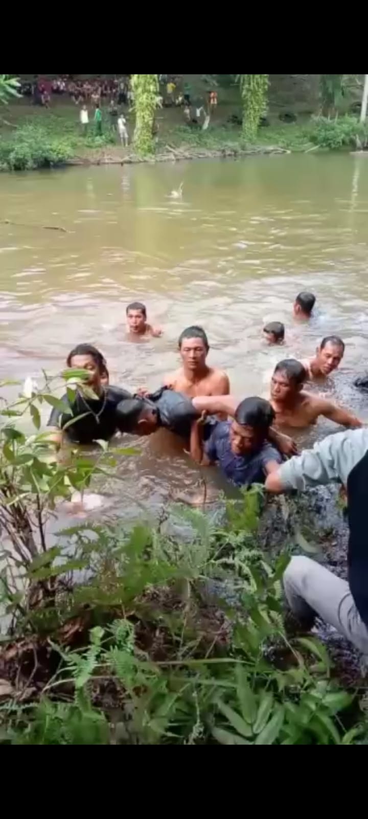 BREAKING NEWS: Tenggelam di Sungai, Kakak dan Adik Ditemukan Meninggal Dunia