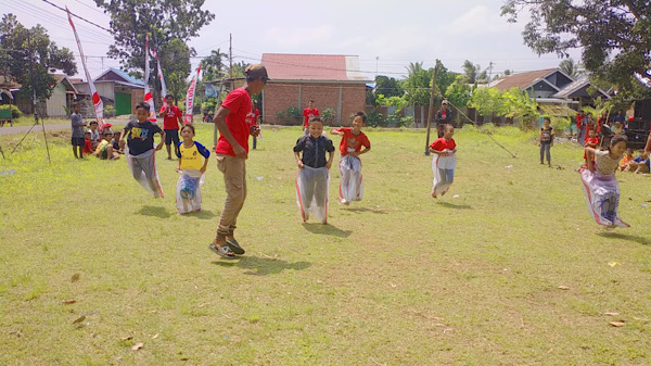 Lomba Kelereng, Makan Kerupuk hingga Balap Karung Meriahkan HUT ke-78 RI di Padang Serai