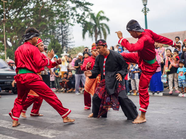 Unik dan Menarik! Inilah Sederet Olahraga Tradisional Asli Indonesia, Ada Pencak Silat hingga Sepak Takraw