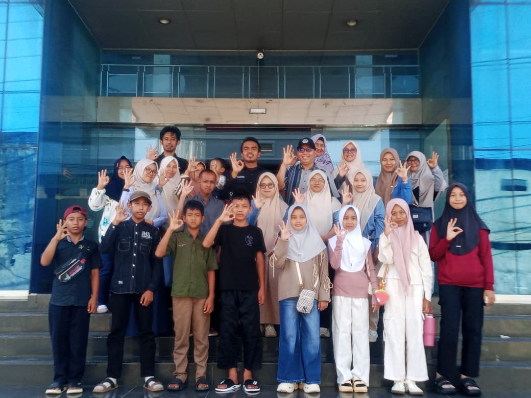 Edukasi Sejak Dini, Puluhan Murid SDN 97 Bengkulu Utara Belajar Dunia Penyiaran di Studio BETV