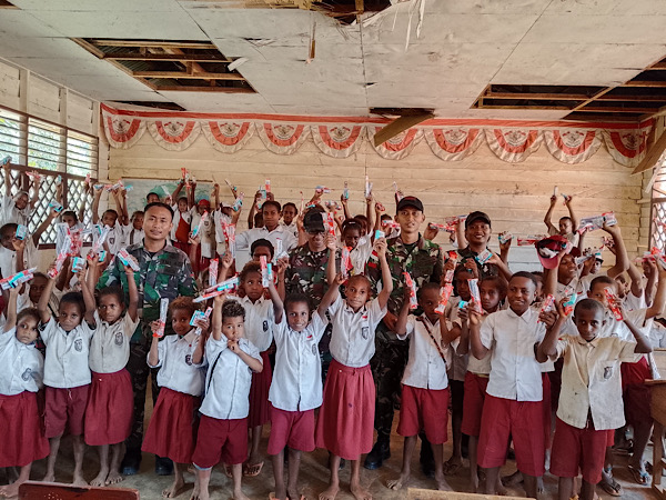 Satgas Yonif 144/JY Gelar Penyuluhan Perilaku Hidup Bersih dan Sehat di Sekolah Perbatasan Papua