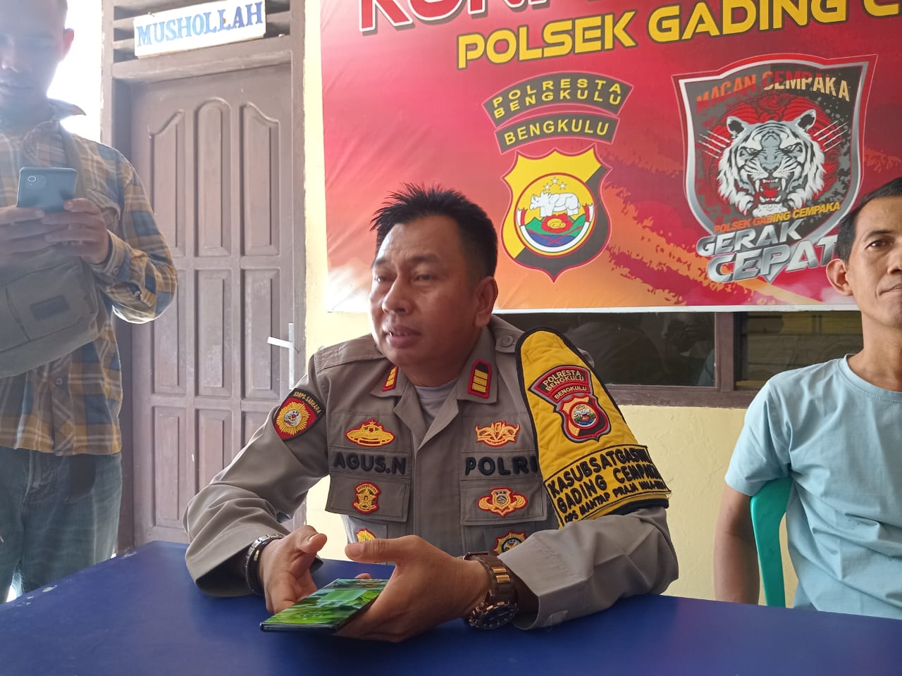 Dua Pemuda Konvoi Bawa Sajam Dibekuk Warga, Polisi Selidiki Hubungannya dengan Geng Motor 