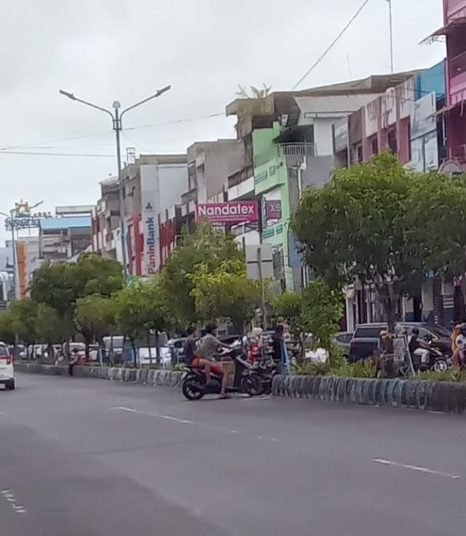 Separator Jalan Soeprapto Bengkulu Rusak, Pengendara Motor Sering Terobos untuk Putar Arah