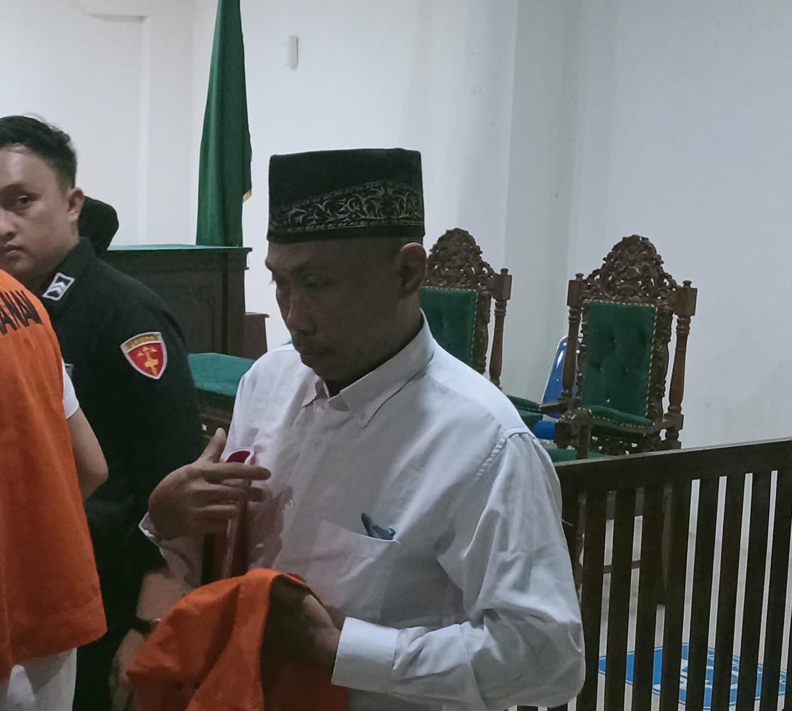 Korupsi Dana Desa Rp523 Juta, Mantan Kades Air Kati Didakwa Gunakan Uang untuk Judol dan Wanita