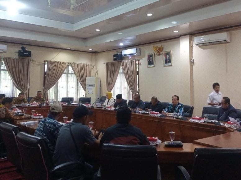 Pedagang Kampung Kuliner Pesisir Adukan Nasib ke DPRD Kota Bengkulu