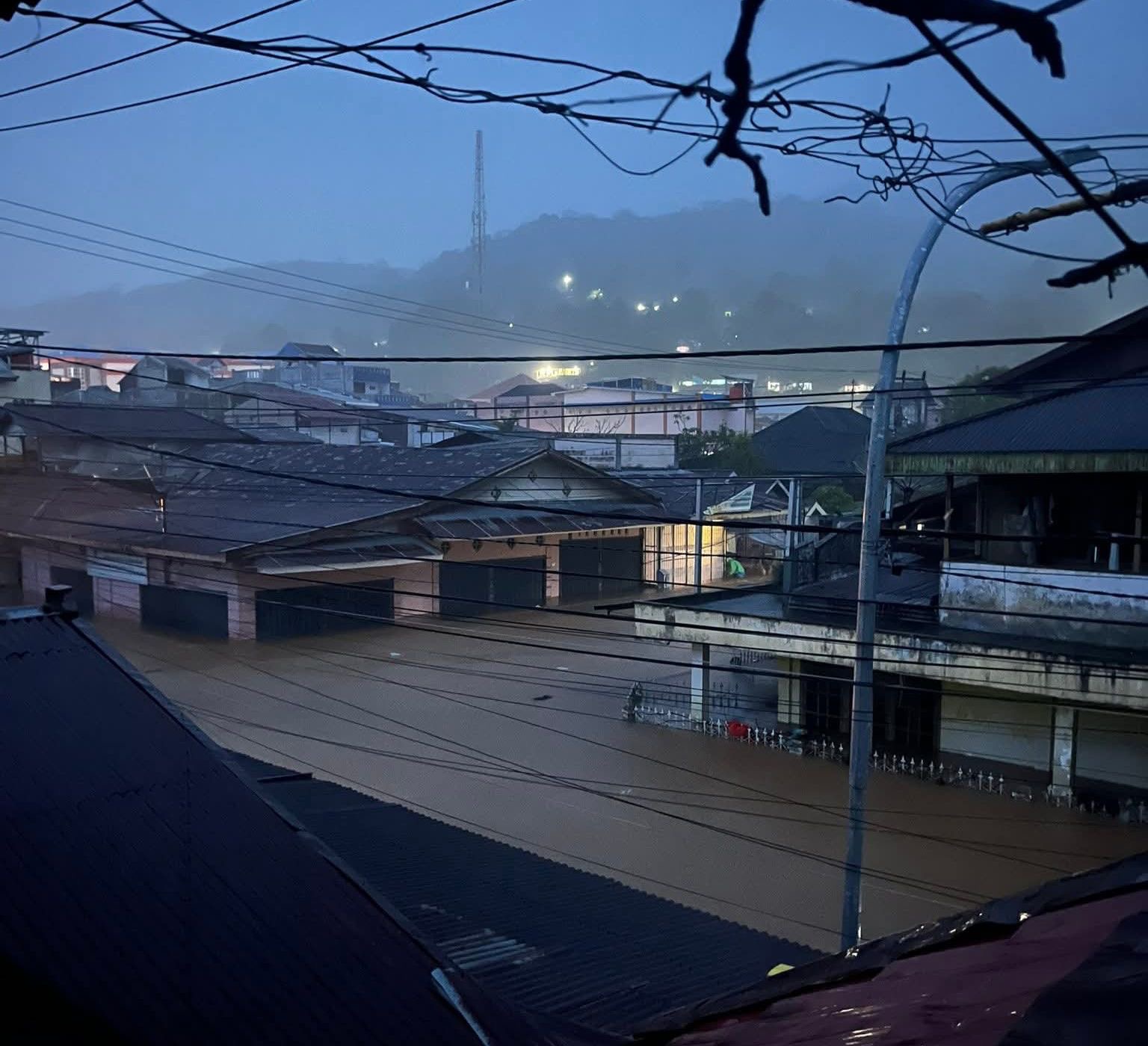 Lebong Dikepung Banjir dan Longsor di 6 Kecamatan, Pemprov Bengkulu Kerahkan Tim Logistik serta Dapur Umum