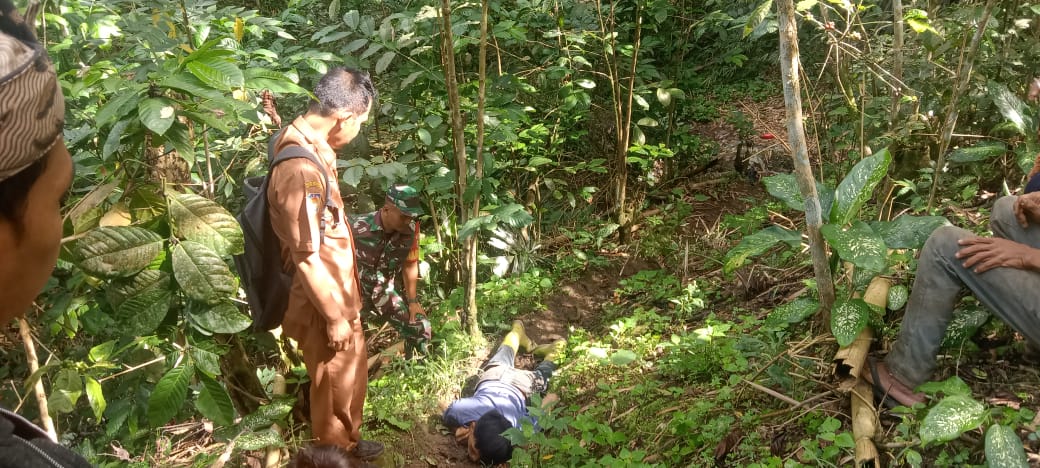 Warga Batu Bandung Geger, Mayat Laki-laki Ditemukan di Perkebunan Warga