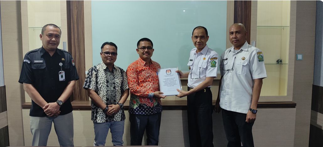 KPU Lebong Serahkan Dokumen Pelantikan dan Sumpah Janji DPRD Lebong Terpilih 2024-2029