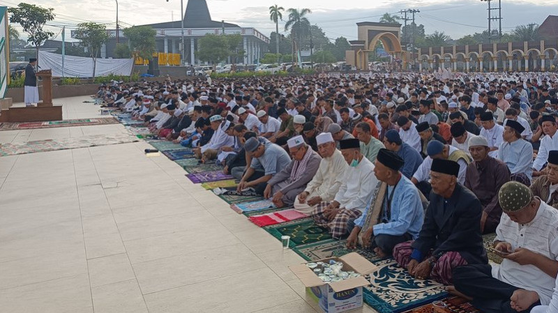 Salat Idul Adha di Masjid Baitul Izzah Bengkulu Berlangsung Khidmat dan Tertib