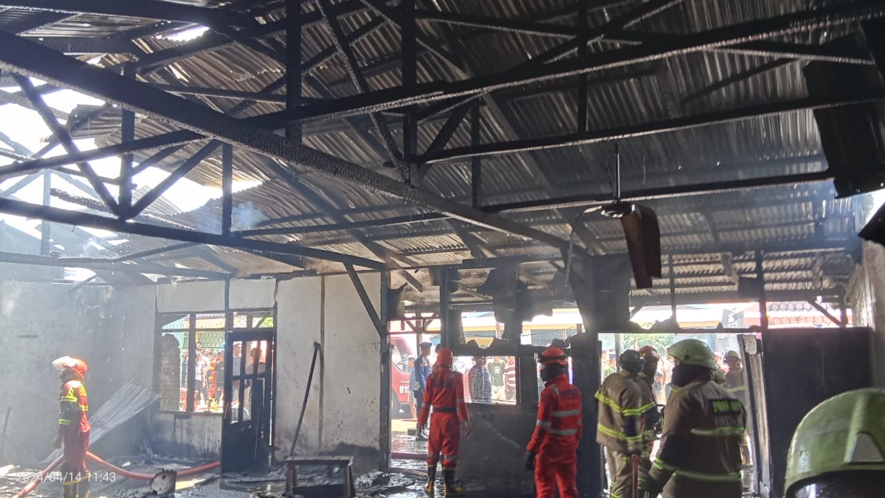 Kebakaran Gudang Ikan dan Bedengan di Kota Bengkulu, 3 Motor Ikut Terbakar 