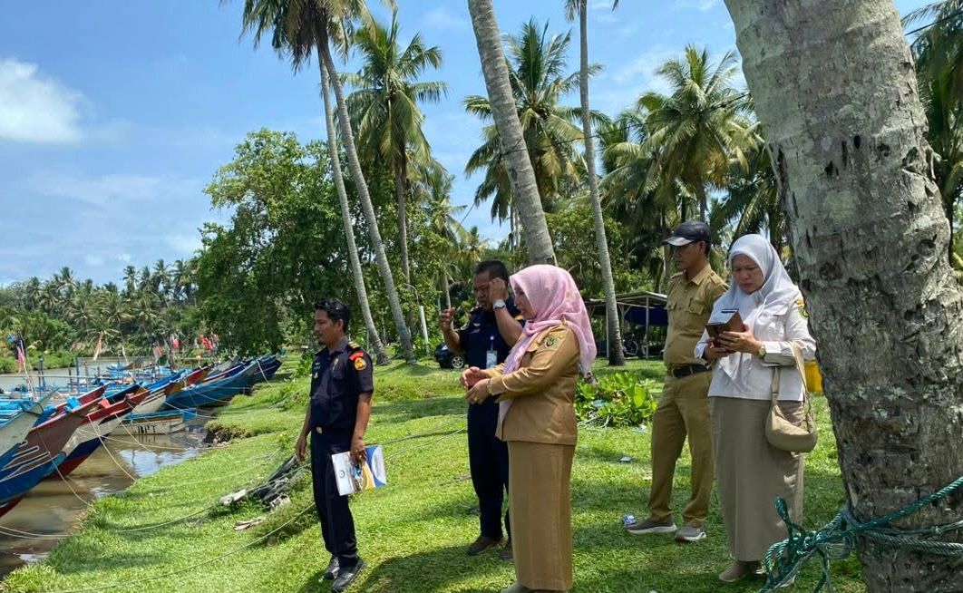 Miris, Nelayan Bunga Mas Masih Bertaruh Nyawa Pakai Perahu Kayu Saat Melaut
