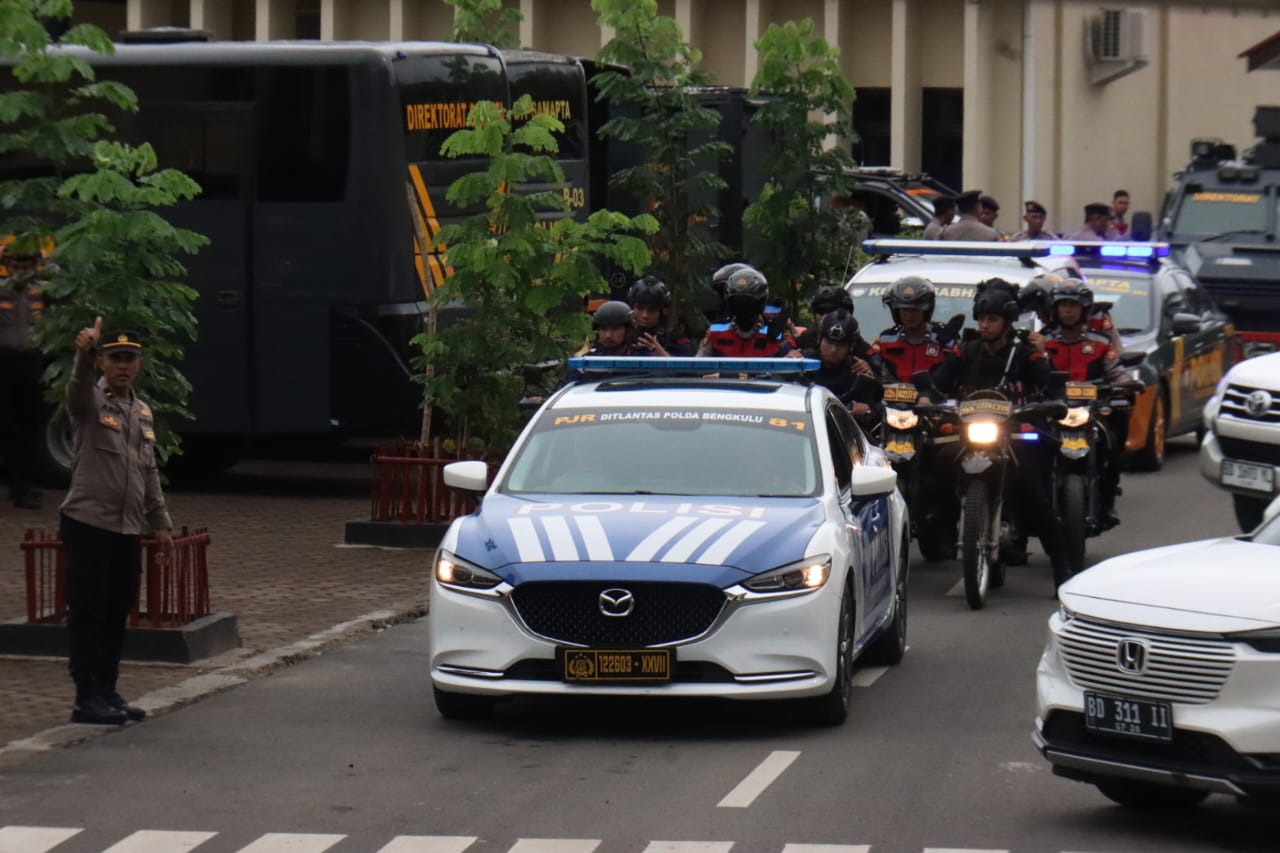 Polda Bengkulu Gelar Patroli Gabungan di Jalan Protokol Saat Hari Pencoblosan  