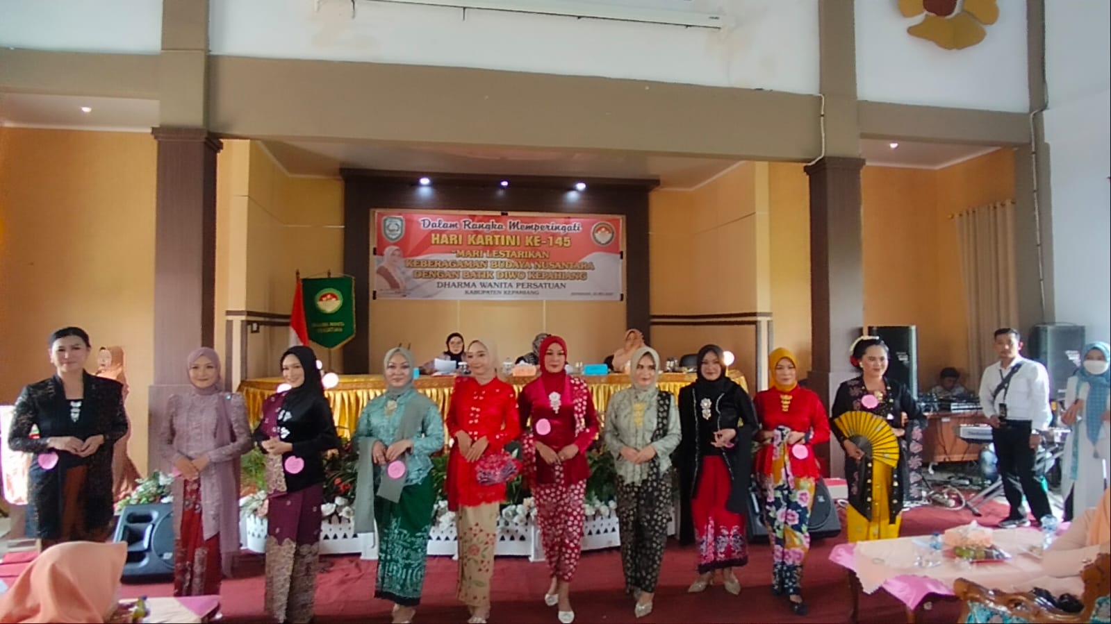 Dharma Wanita Gelar Lomba Fashion Show Kebaya Diwo Khas Kepahiang, Peringati Hari Kartini 2023