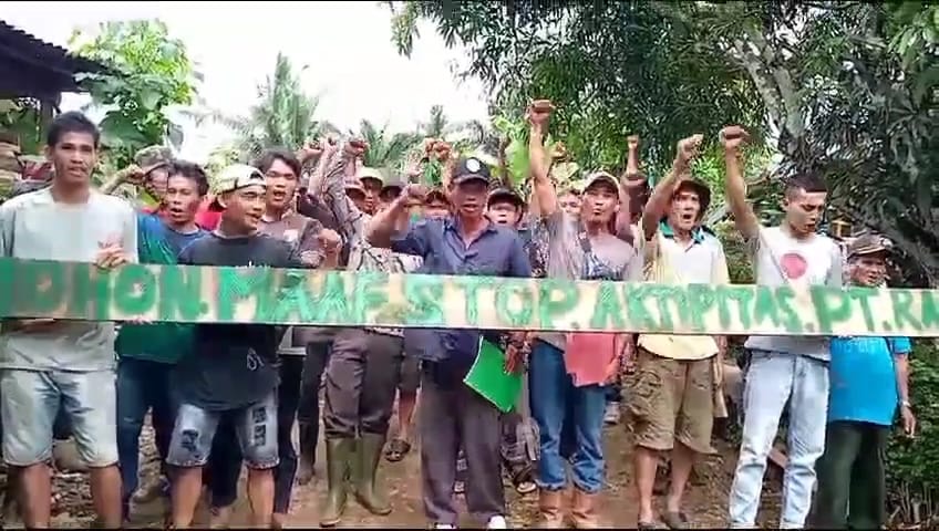 Petani Bang Haji Bengkulu Tengah Dilarang Angkut Sawit Pribadi, PT RAA Portal Akses Jalan Perkebunan