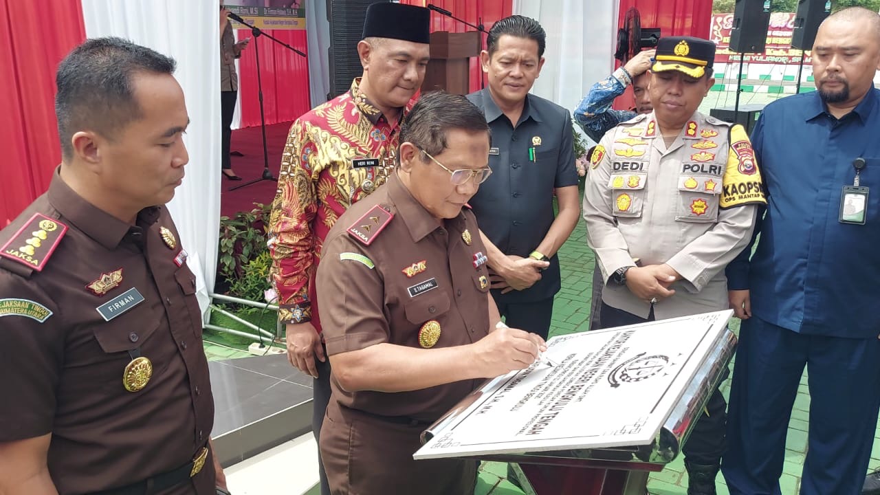 Kajati Resmikan Kantor Baru Kejari Bengkulu Tengah, Tekankan Sinergitas