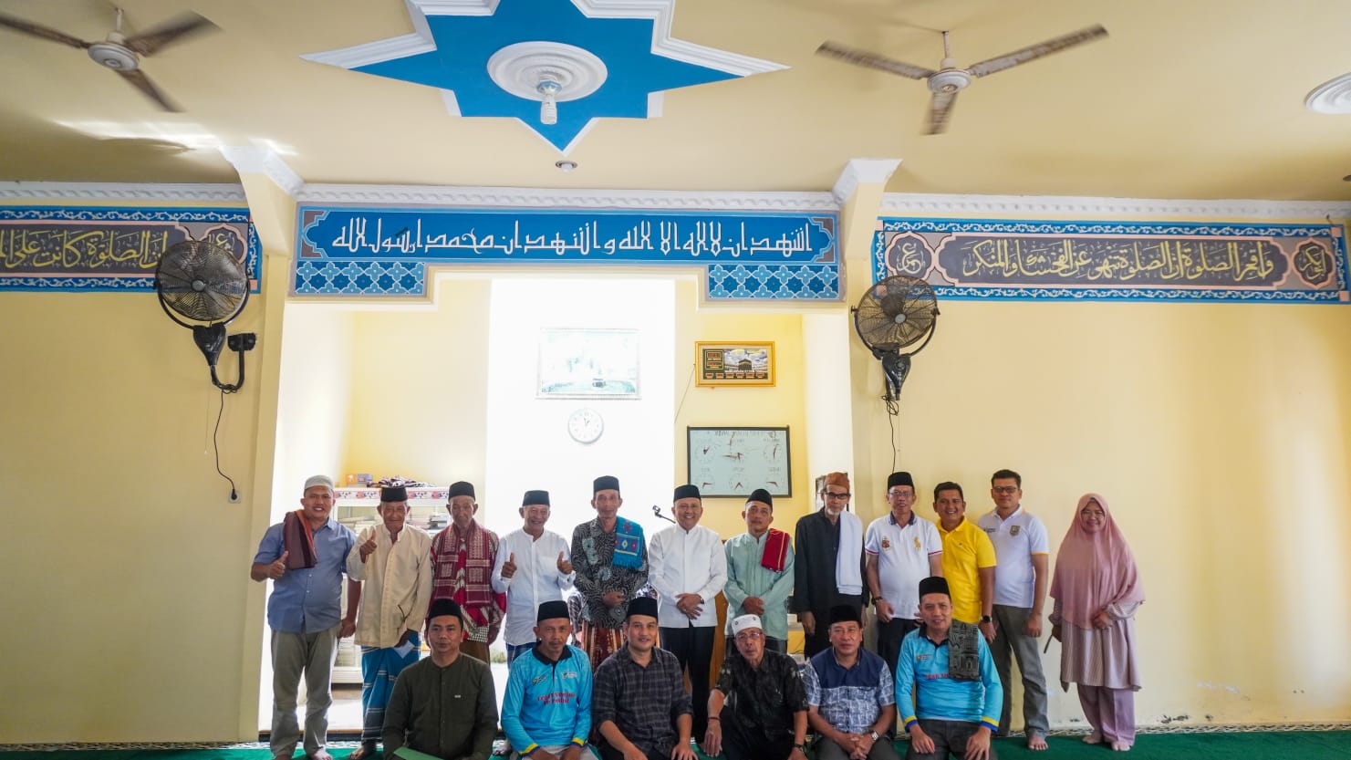 Gubernur Bengkulu Bantu Pembangunan 2 Masjid di Kaur