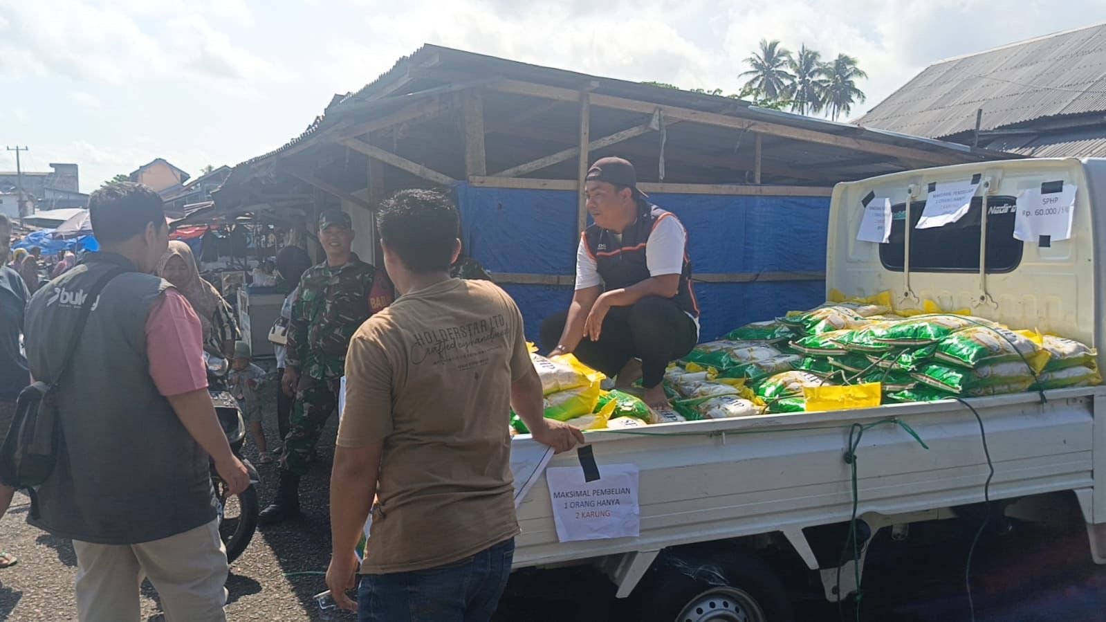 Beras Murah SPHP Rp60 Ribu Ramai Diburu Warga di Bengkulu Selatan