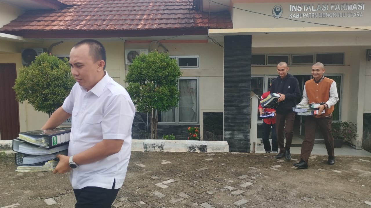 BREAKING NEWS: Dalami Dugaan Gratifikasi, Kejari Bengkulu Utara Geledah Dinas Kesehatan