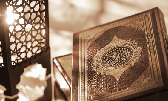 5 Amalan Malam Nuzulul Qur'an, Erat Kaitannya Dengan Lailatul Qadar Cek di Sini!