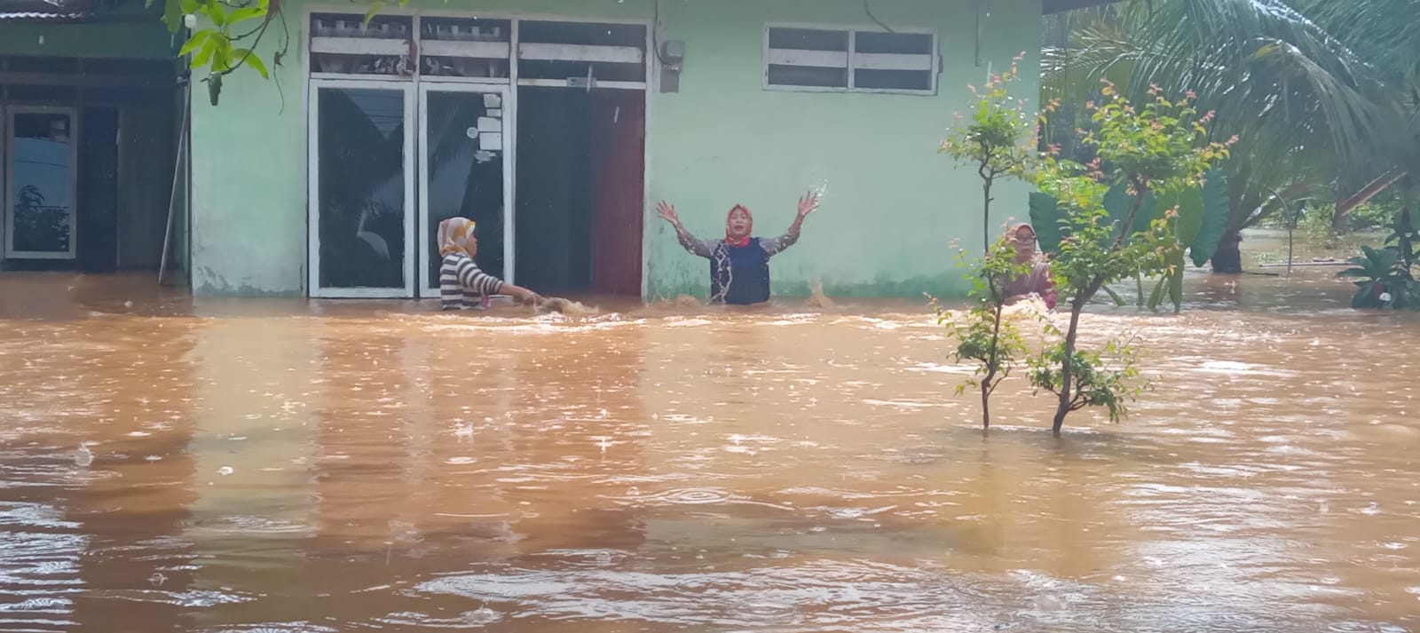 Hujan Deras Semalaman, 30 Rumah di Desa Cahaya Negeri Terendam Banjir