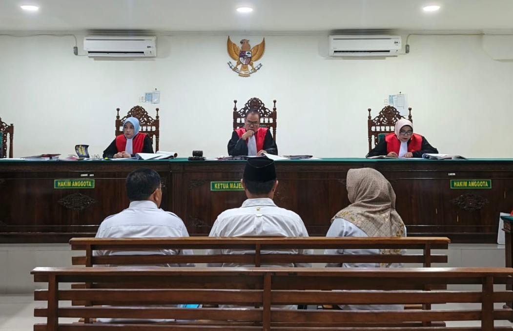 Sidang Korupsi PDAM: Arif Gunadi dan Medi Pebriansyah Kompak Bantah Kecipratan Uang Suap THL