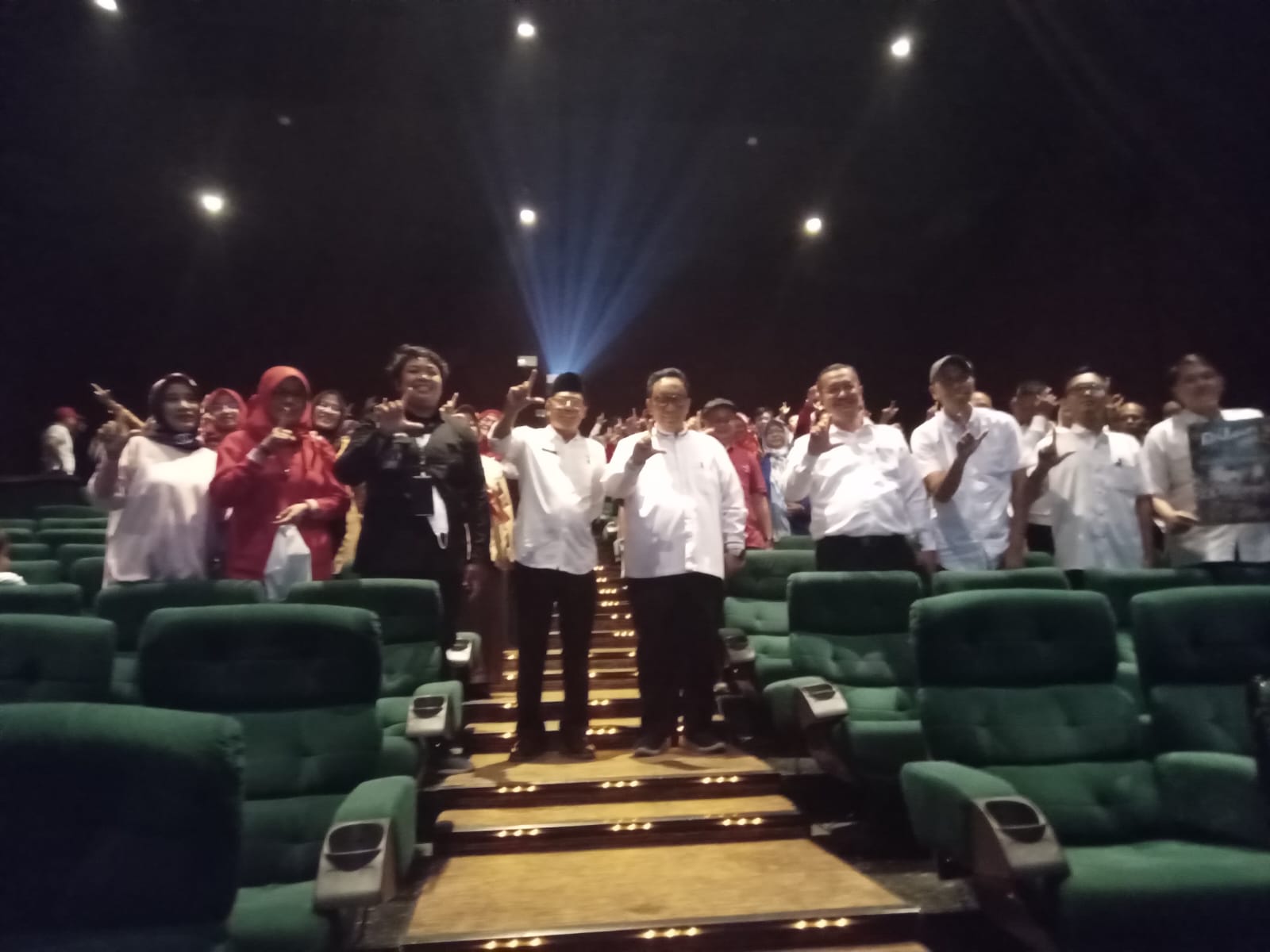 Penguatan Pendidikan Karakter, Pemkot Bengkulu dan Forum Pemuda Nobar Film Dilan 1983