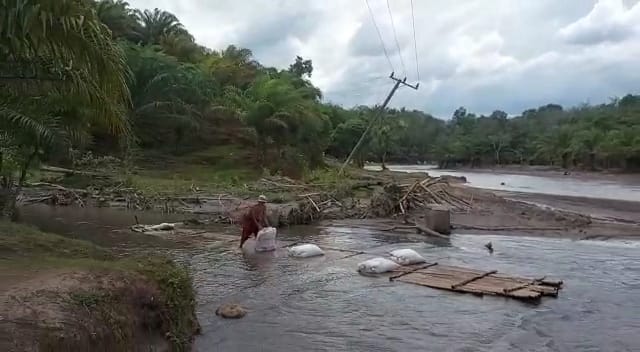 Pencarian Batu Bara Sungai Dihentikan, Warga Bengkulu Tengah Mengeluh Kesulitan