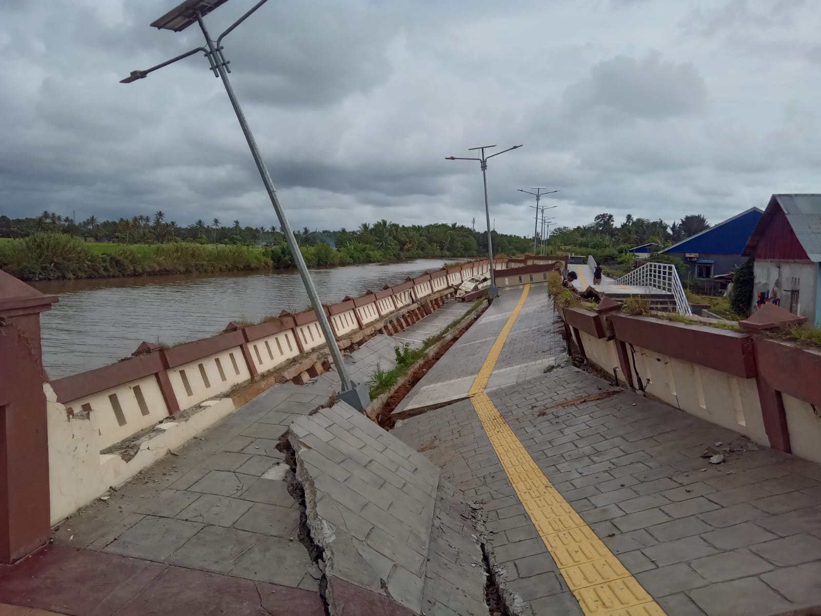 Proyek Penataan Kawasan Kumuh Jadi Objek Wisata, ‘Kota Tuo’ Ambruk