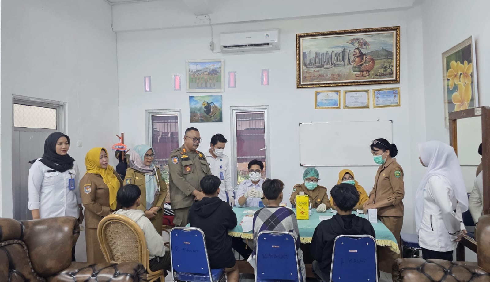 Bongkar Komunitas Sesama Jenis Remaja Putri di Bengkulu, Satpol PP Temukan Grup WhatsApp Khusus