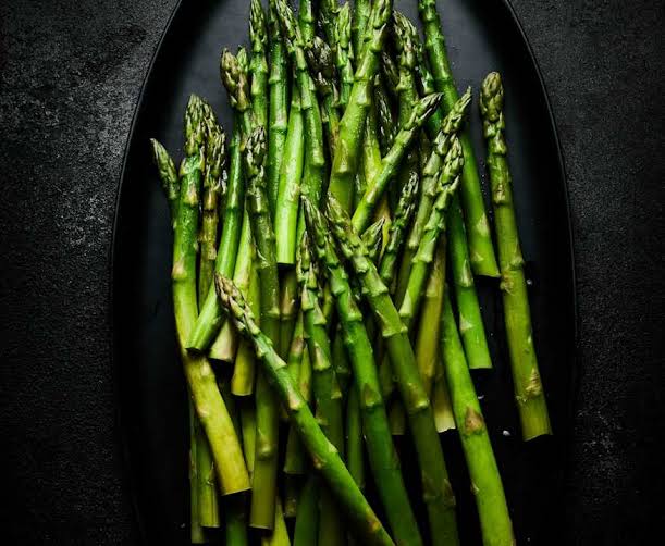 Bayi 6 Bulan Sudah Mulai Makan? Coba Buat Mpasi dengan Sayur Asparagus, Si Kecil Dijamin Suka