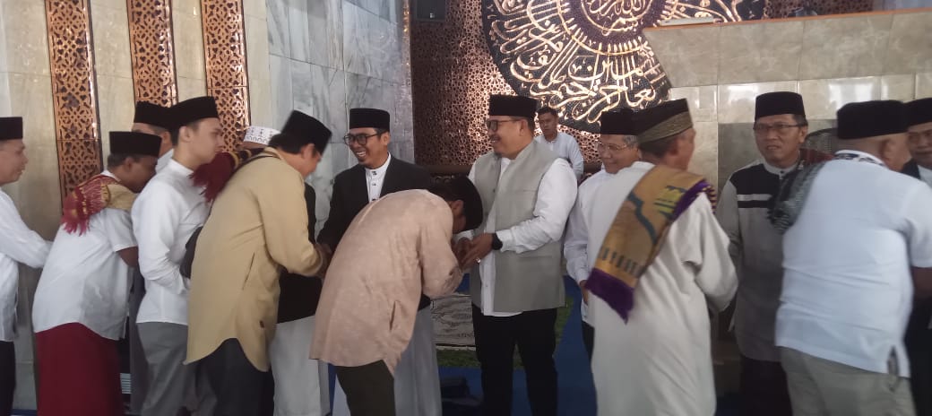 Salat Idul Adha di Masjid Agung At-Taqwa, Pj Walikota Ajak Masyarakat Pertahankan Semangat Berkurban