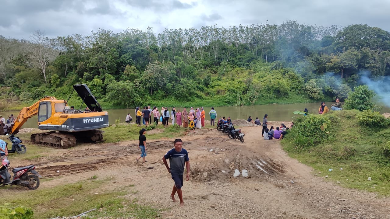 Pelajar SMP Diduga Tenggelam Saat Mandi di Aliran Sungai Desa Batu Raja