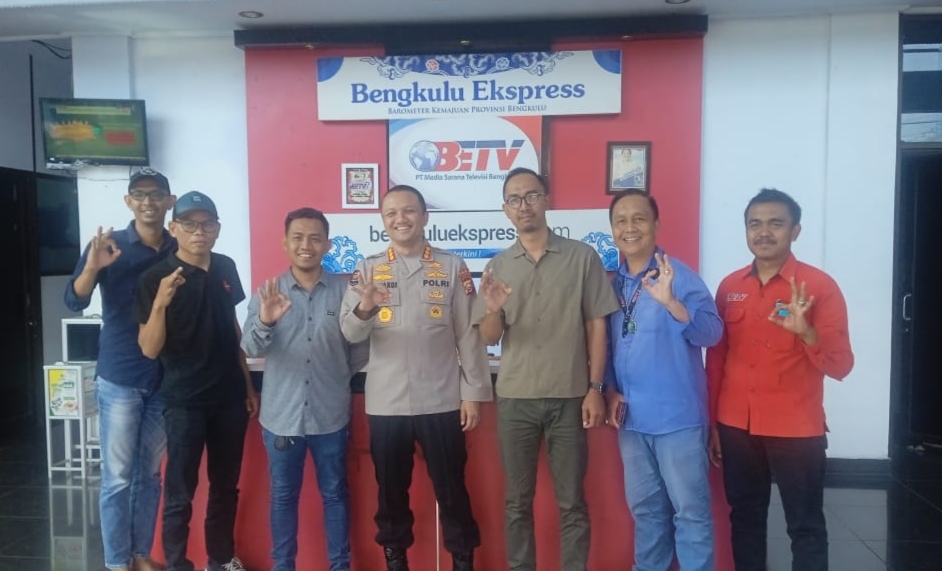 Kabid Humas Polda Bengkulu Kunjungi Graha Pena Bengkulu Ekspress Media Grup