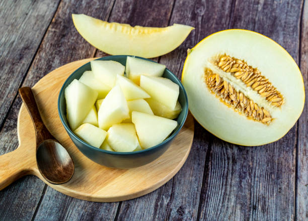 Ampuh Mengatasi Jerawat! Intip Sederet Manfaat Melon Ini untuk Kecantikan Kulit Wajah Kamu