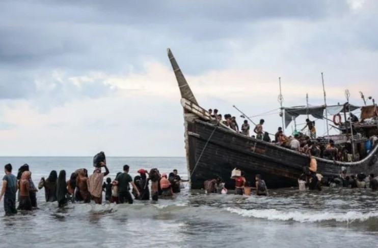 Datang Lagi! Sebanyak 400 Pengungsi Rohingya Tiba di Aceh dengan 2 Kapal Besar, Bikin Warga Resah