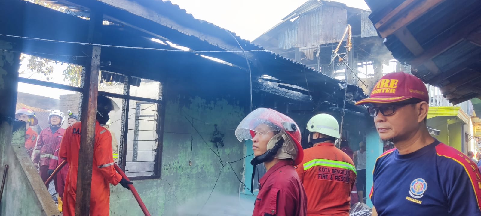 Kebakaran Hanguskan 1 Rumah dan Bedengan 4 Pintu  di Kota Bengkulu