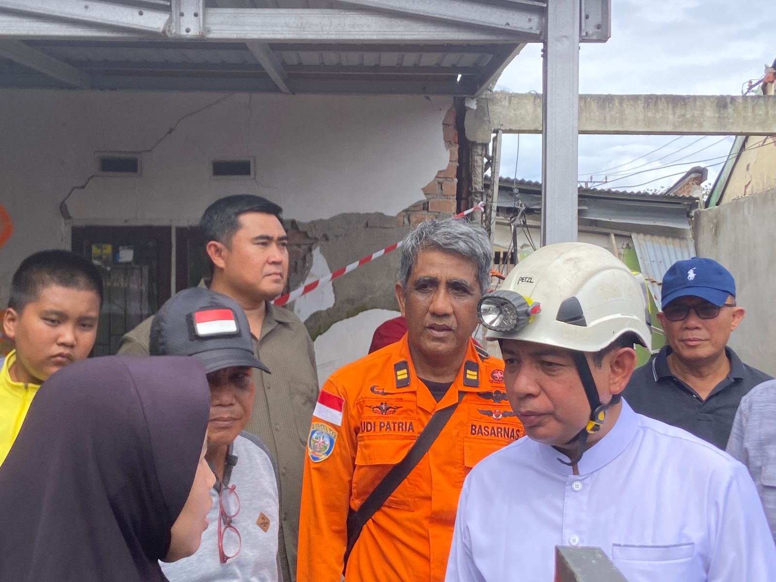 Walikota Bengkulu Tinjau Korban Gempa, Pastikan Bantuan Segera Disalurkan 